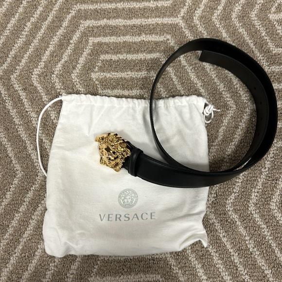 Versace Men’s Belt - Picture 2 of 3